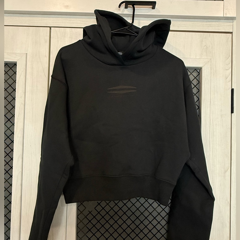 Women’s cropped Harley-Davidson NWT Medium Hoody Sweatshirt Magnet Black